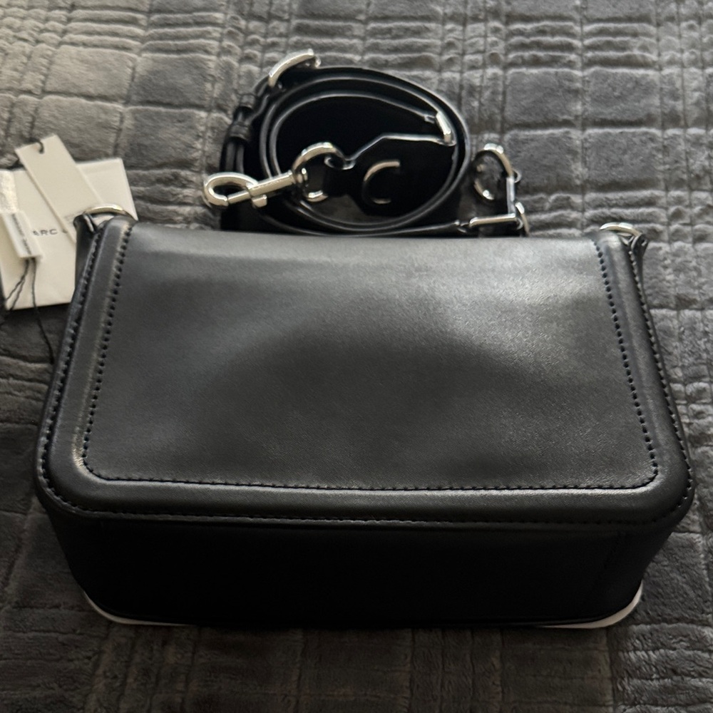 Marc Jacobs Crossbody Bag⭐️ - Picture 6 of 9